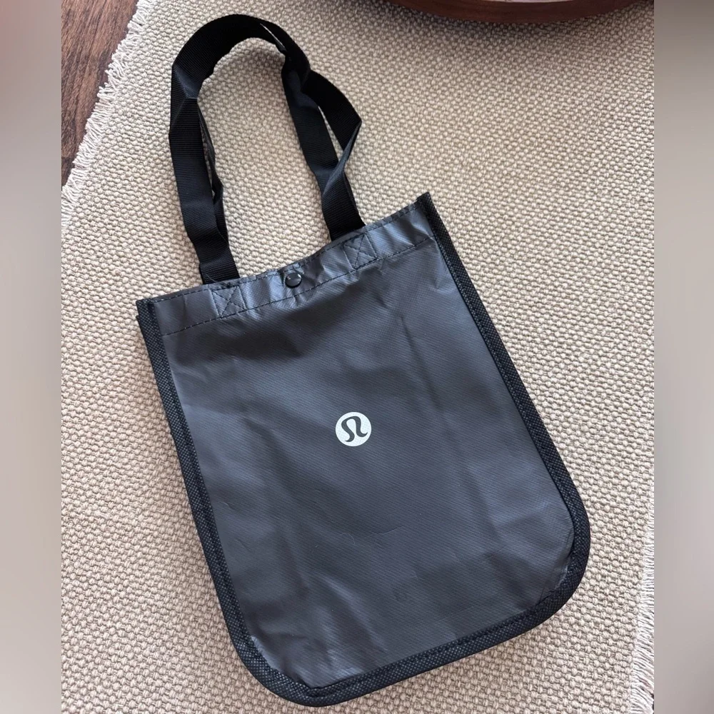 Lululemon Small Reuseable Bag- Black and White